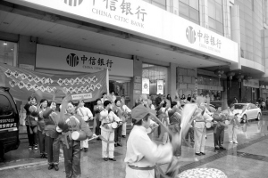 杭州警方查处违规燃放烟花16起 最高罚了500元