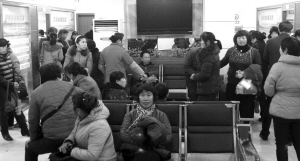 杭州家政市场开门第1天 找工作的保姆是年前两倍