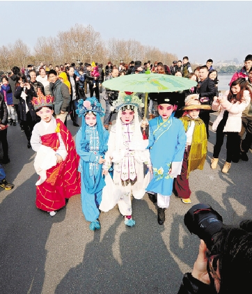 两场白蛇传 哪场更动人
