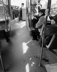 杭州公交“无饮食车厢”推行4年回访