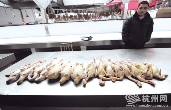 吃冷鲜鸡的杭州市民多起来了 