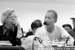 昨天200人涌进上马塍社区免费英语培训班