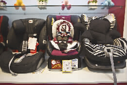 高速车祸孩子撞中控台脑浆外流 安全座椅很重要