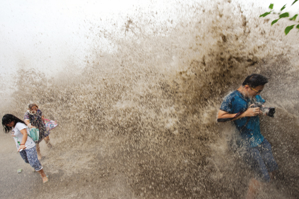 今起阵雨不断 周日前最高气温27℃-28℃