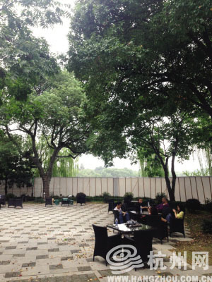 又有两家曾经的高档会所转型大众消费国庆新开张