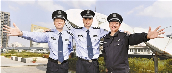 他和小伙伴算是杭州接电话最多的人