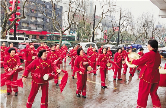 羊年上班首日，杭州燃放烟花爆竹几乎绝迹