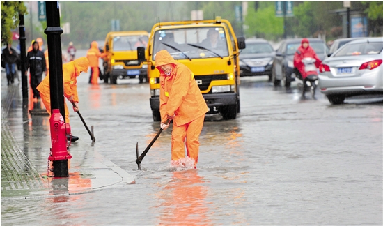 杭州昨下了入春以来最大的雨 之浦路“水漫金山”引发大堵车