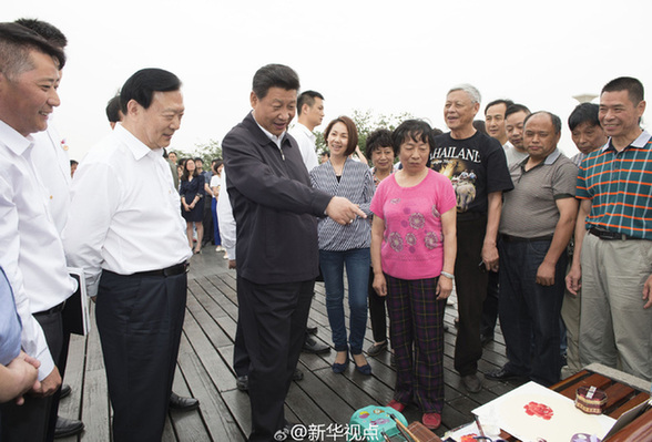  杭州市民遇到总书记：我读过您的《之江新语》