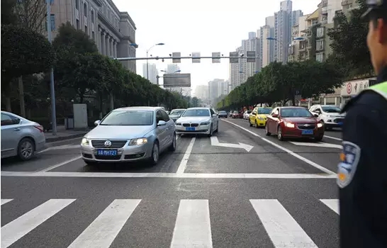 请注意！这几天杭州要严罚违法停车、变道加塞