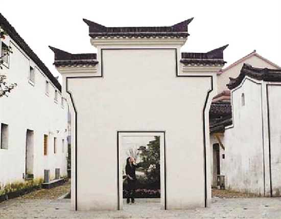 白墙黛瓦的荻浦村，有着典型江南村落的模样。