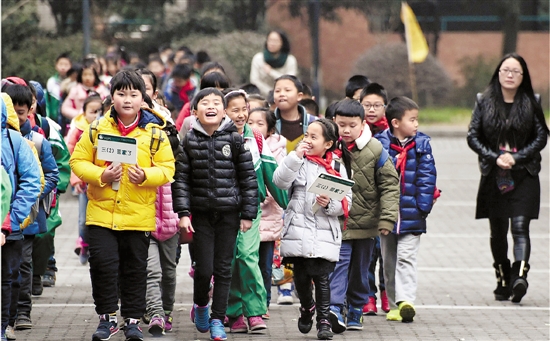 杭州中小学昨开学，喜迎峰会成校园热词