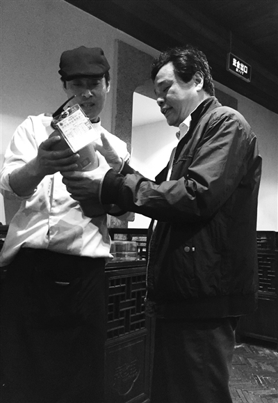 “武林大妈”和谁一起守护杭州平安？50万峰会“红袖章”里有你有我有他……