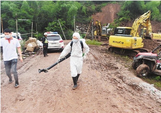 搜救人员找到横路村最后一名失联人员 建德妥善安置受灾群众