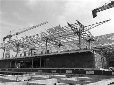 杭州南站西广场站房，已完成主体框架施工，预计今年9月投入使用。