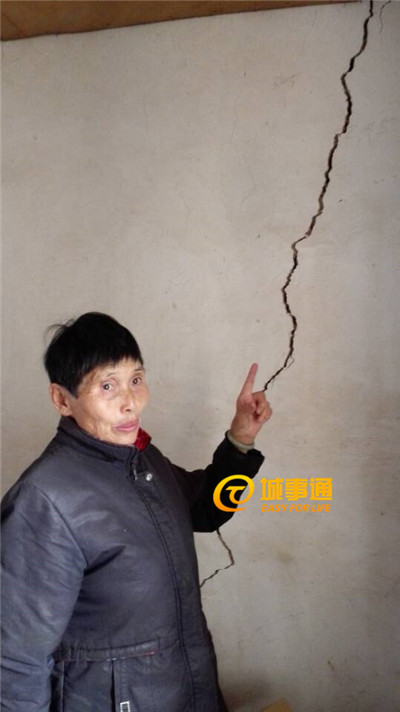 村民王锡岗的房子是这次地震中受损最严重的