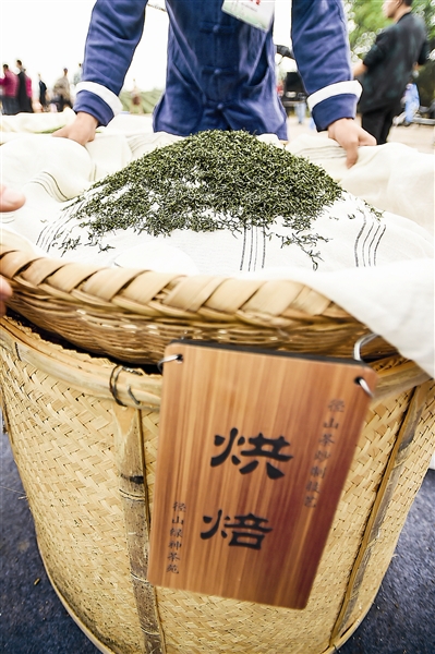 49位炒茶高手 献上一场活色生香的炒茶大赛