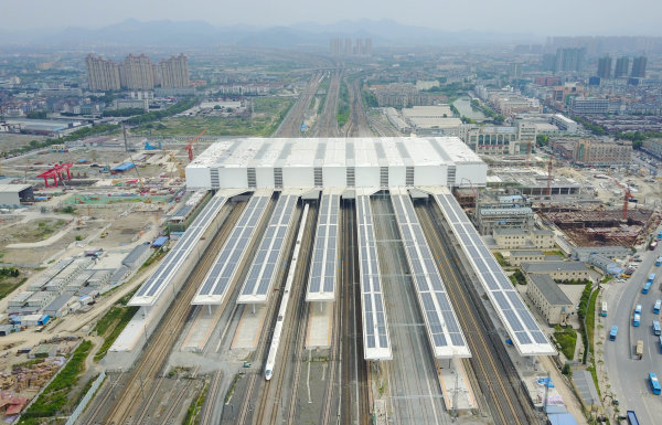  6月4日，俯瞰正在建设中的杭州火车南站。