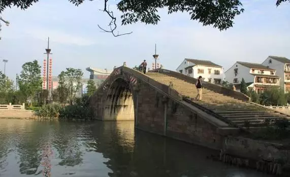 凌晨突发！杭州百年老欢喜永宁桥断裂，系文物保护单位