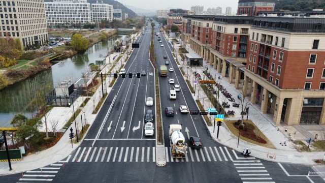 滨盛路隧道图片