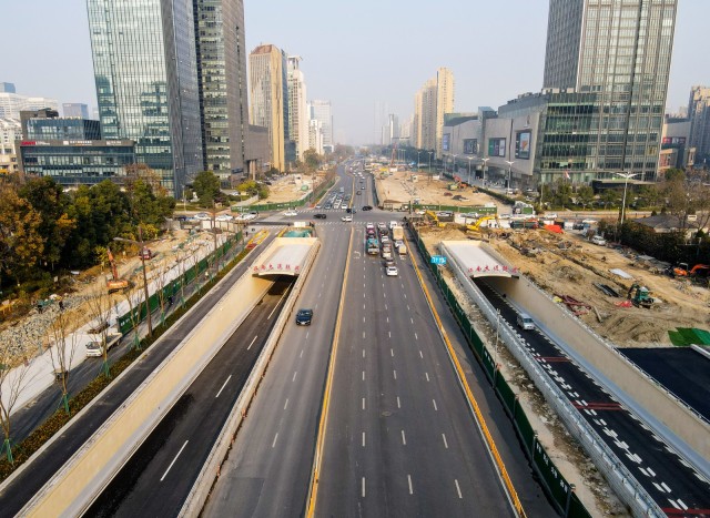 滨盛路隧道图片