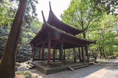 飞来峰前，灵隐寺旁 1200多岁的杭州冷泉亭藏着哪些故事？