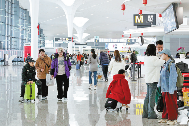 单日旅客量连续5日突破14万大关 杭州机场4次刷新历史纪录