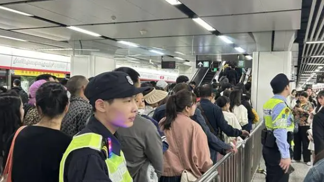 杭州两地铁站一度限流！到底有多少人来杭州了？