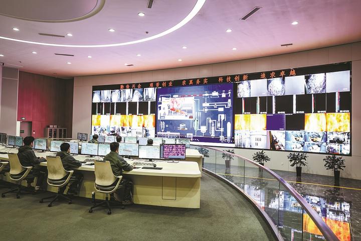 这是2026年1月14日拍摄的杭州临江环境能源有限公司内景。新华社记者 江汉 摄