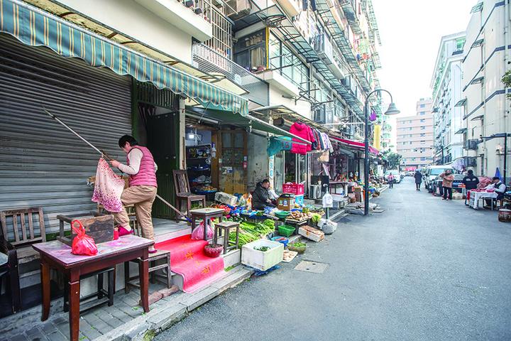 马坡巷北段,市井烟火浓厚。