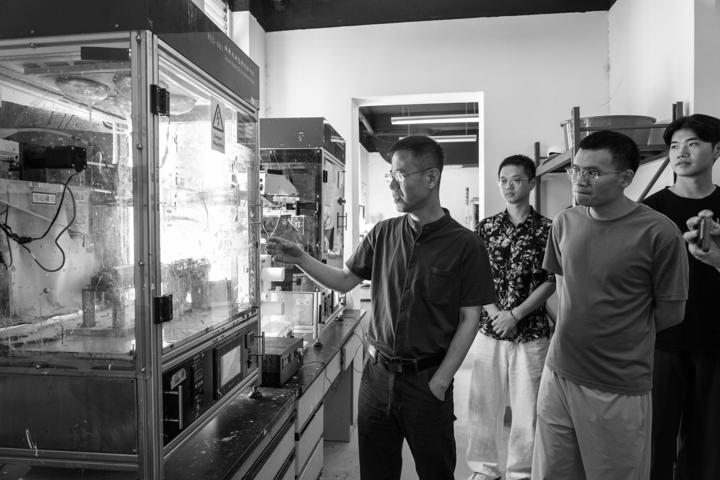 上海工程技术大学实验室