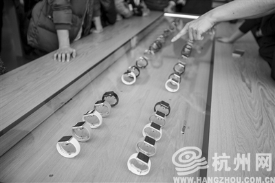 苹果手表Apple Watch亮相杭州 购买和试戴都需要在网上先预约