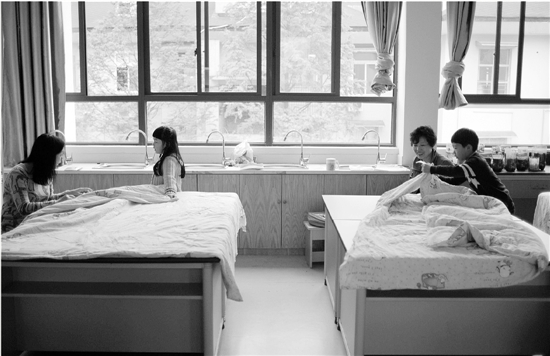 一年级学生,不适应住校被建议转学 一年级学生,不适应住校被建议转学