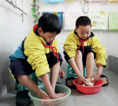 “东方+西方”的教育融合带来“1+1＞2”的成效