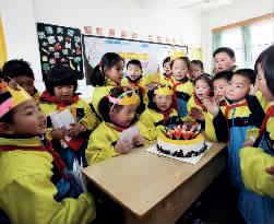 “东方+西方”的教育融合带来“1+1＞2”的成效