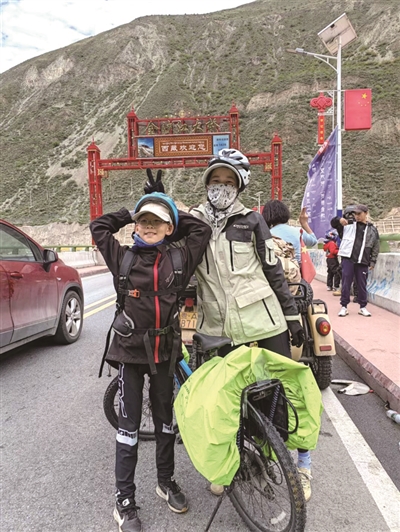杭州男孩和妈妈骑行川藏线 已骑1个多月1400多公里，预计8月5日到拉萨！这趟出行准备了两年_ag九游会登录j9入口(图1)