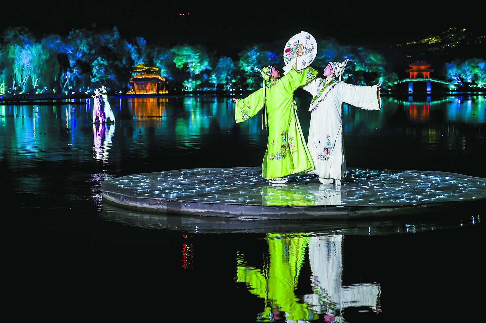 《最忆是杭州》重现加座场景 杭州文旅产业复苏势头强劲