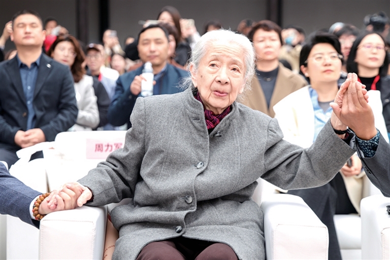 常沙娜出席艺术中心开馆仪式 上城区委宣传部供图