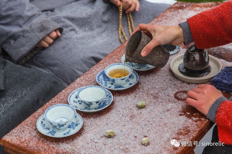 烹茶观雪图片